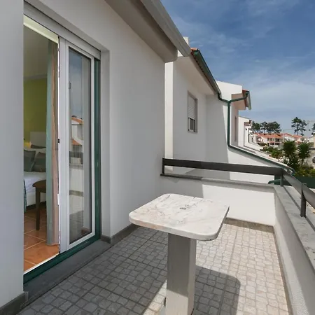 Lazy House * Ναζαρέ